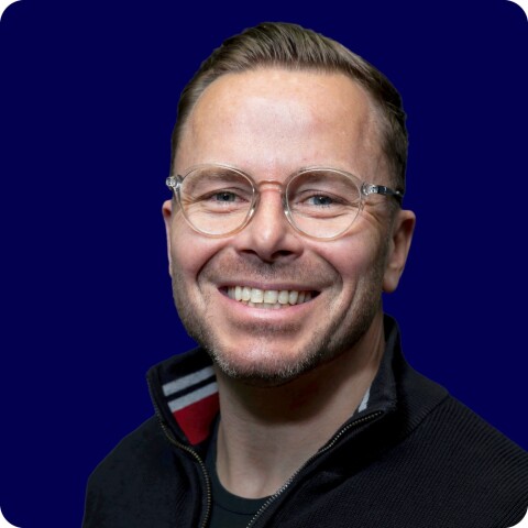 PaulRuiter profile 1080x1080px dark bg